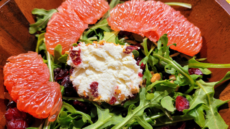 HOW TO MAKE ARUGULA AND GRAPEFRUIT SALAD