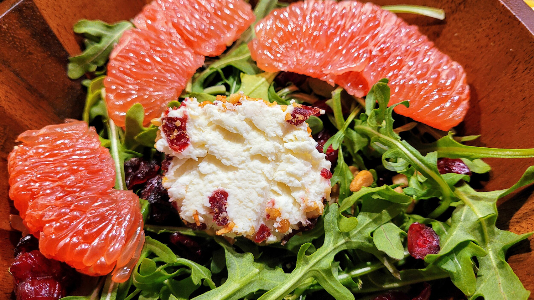 HOW TO MAKE ARUGULA AND GRAPEFRUIT SALAD