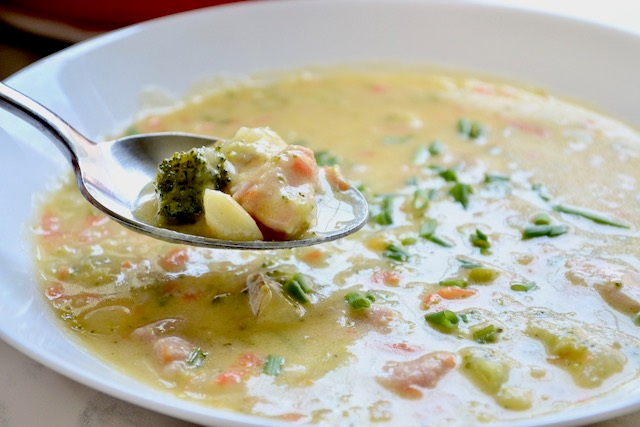 HOW TO MAKE CREAMY HAM AND BROCCOLI SOUP
