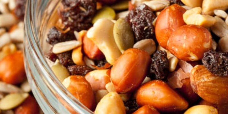 HOW TO MAKE KETO MACADAMIA NUT AND PEPITA TRAIL MIX