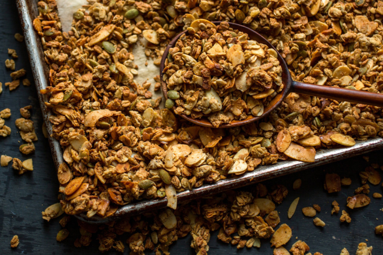 HOW TO MAKE NUT AND COCONUT GRANOLA