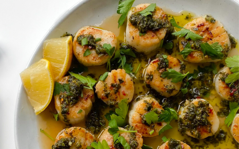 HOW TO MAKE SCALLOPS WITH CHIMICHURRI